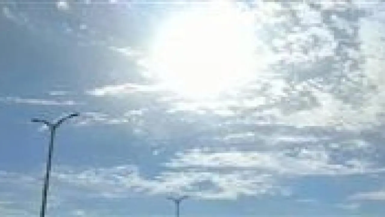 الأرصاد تحذر من ارتفاع درجات الحرارة غداً الثلاثاء وتوقعات بظهور الشبورة والرياح